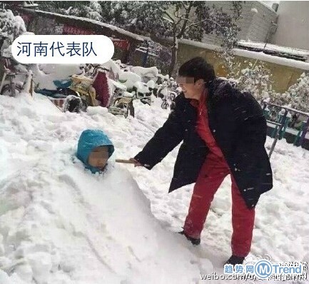 网友发起最丑雪人比赛