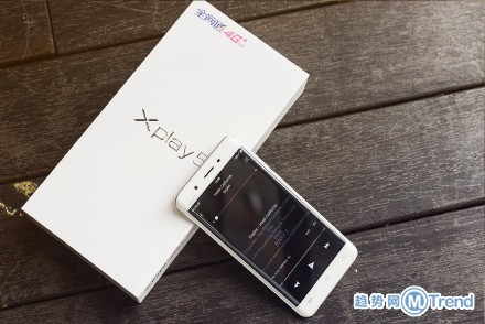 曲屏金属vivo Xplay5开始预约 真机海量照片