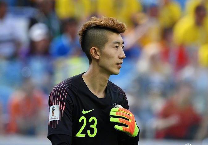 世界杯韩国门将疑化妆 发型90分钟不乱