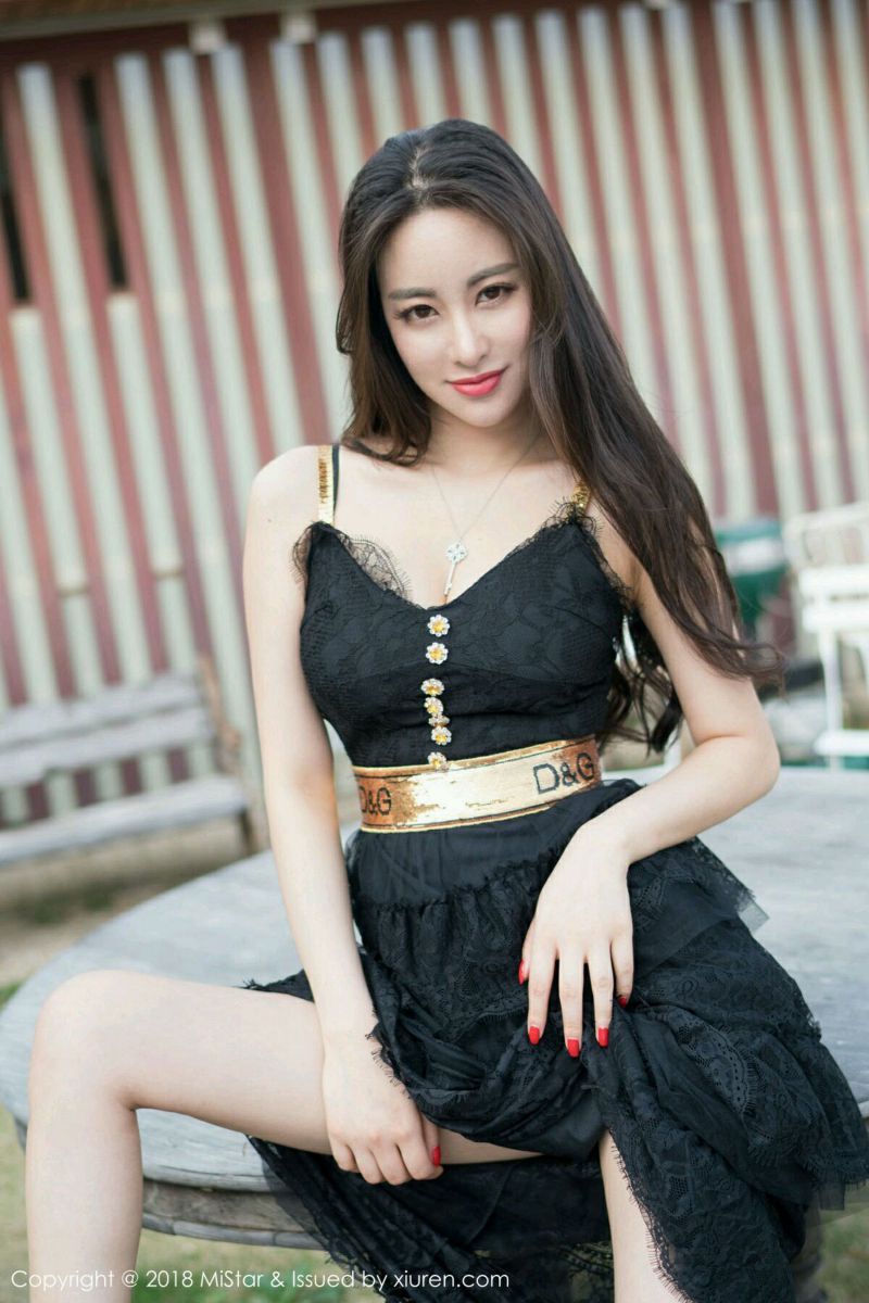 丰腴美女穆菲菲无遮挡图片写真