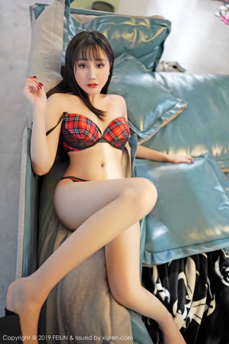 优质靓女青妍Celina无删经典照片